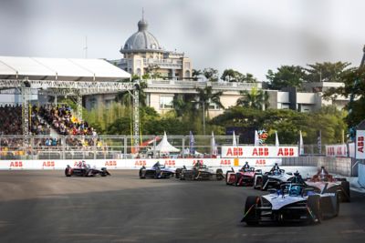 07 GUNTHER Maximilian (ger), Maserati MSG Racing, Spark-Venturi, action, start during the 2023 Jakarta ePrix, 8th meeting of the 2022-23 ABB FIA Formula E World Championship, on the Jakarta International e-Prix Circuit from June 2 to 3, 2023 in Jakarta, Indonesia - Photo Thomas Fenetre / DPPI